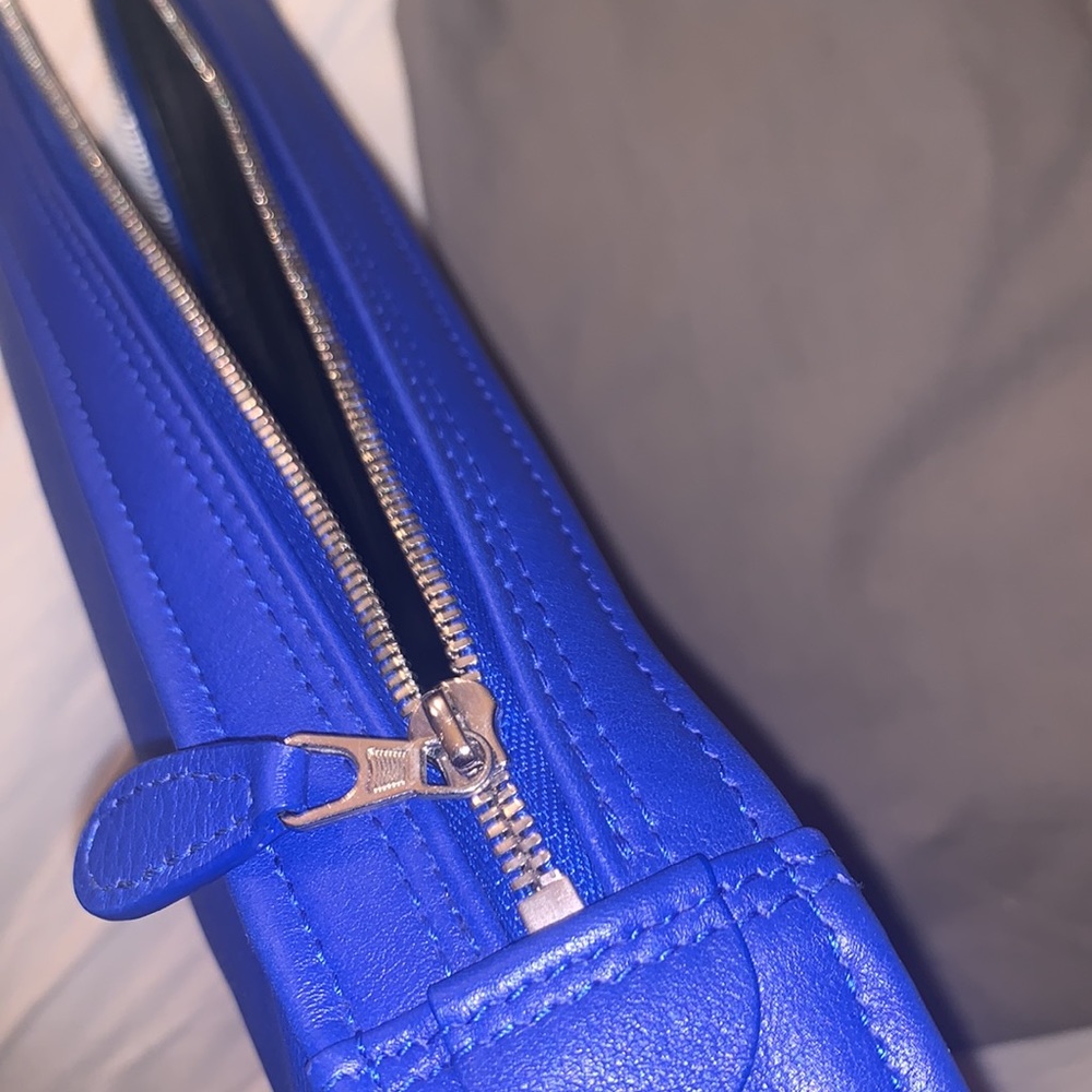 Authentic Balenciaga Triangle clutch - Picture 4 of 7